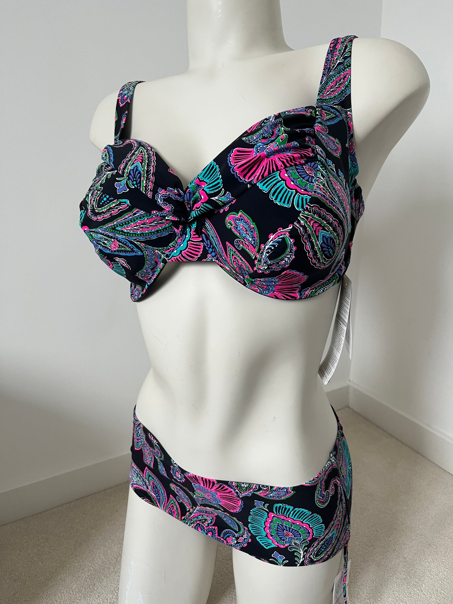 Rosa Fina Bikini Set in Black