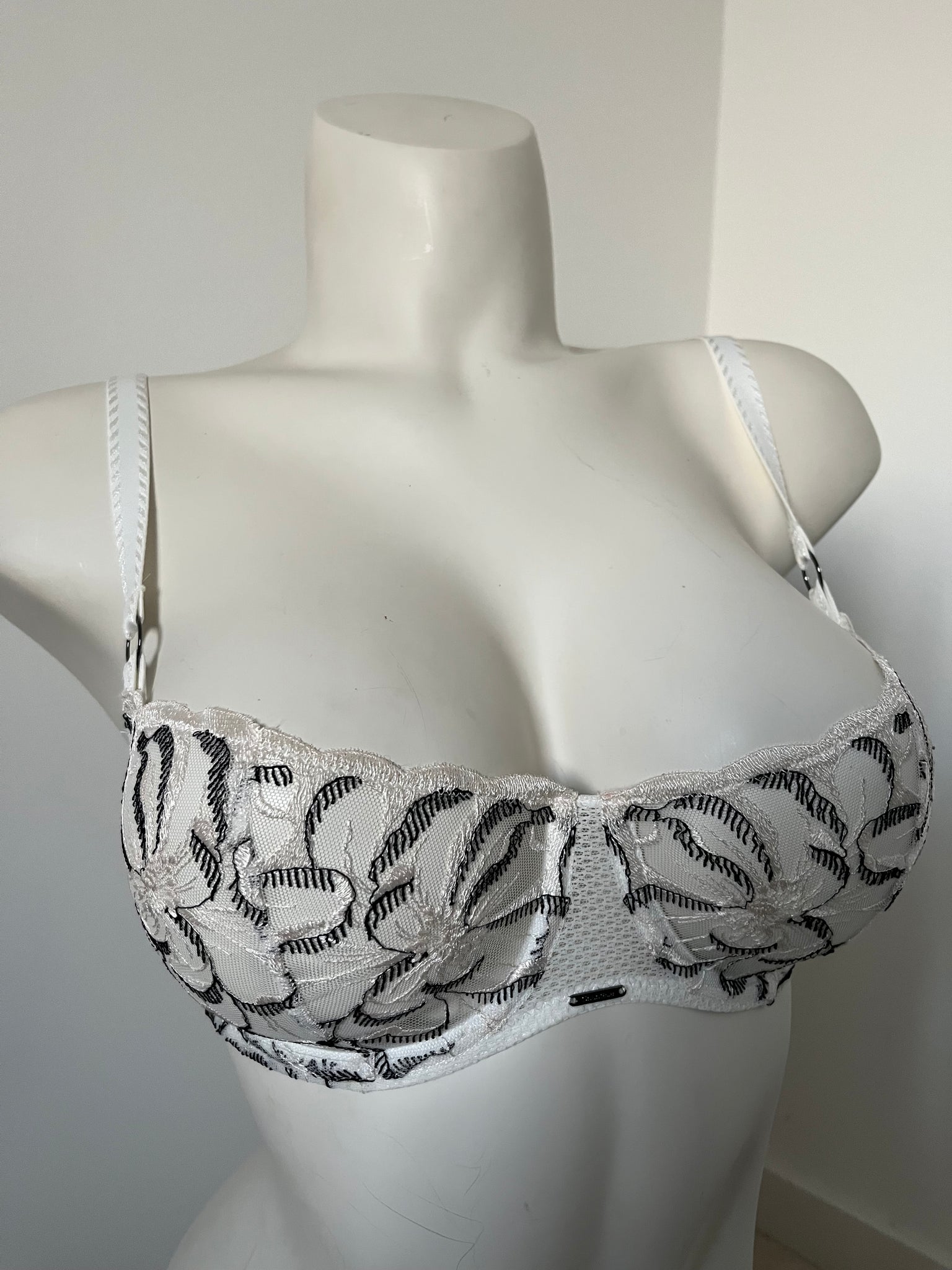 Chantelle Bra in Monochrome