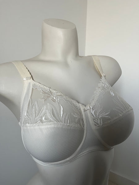 Chantelle Bra in Cream