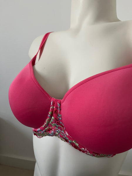 Wacoal Bra in Hot Pink
