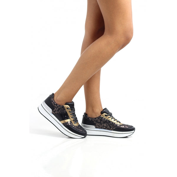 Lunar Black and Gold Trainers DLG307